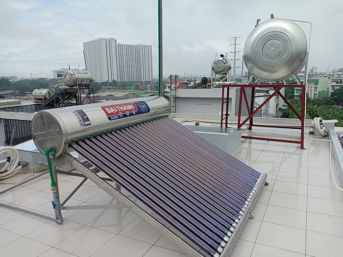 máy nước nóng năng lượng mặt trời Đại Thành 130L