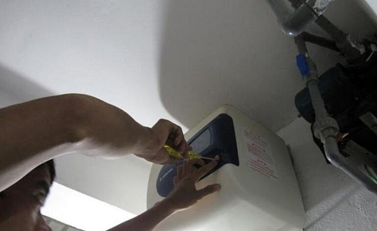 board máy nước nóng Ariston